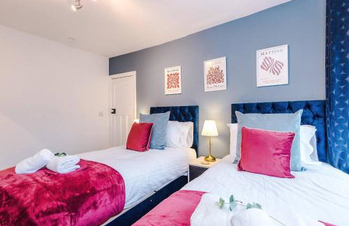 Spacious 3 Bed Home in Great Location by 53 Degrees Property - Ideal for Business with Parking - Foto 22