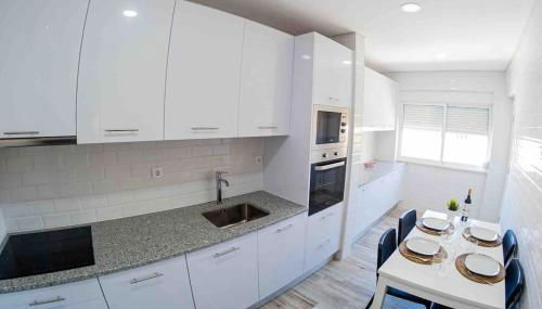 Bright and modern flat with air-con and free parking - Foto 5