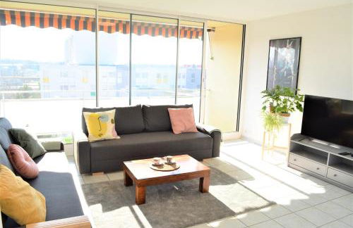 SunnyF2- EuroAiport-Basel-TrainStation-CityCenter - Photo 1