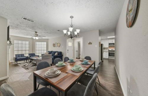 Pool Villa- Near Airport & Downtown, Fire Pit, Foosball - Foto 10