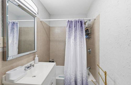 Cozy Adventure Filled Escape Free parking apts - Foto 30