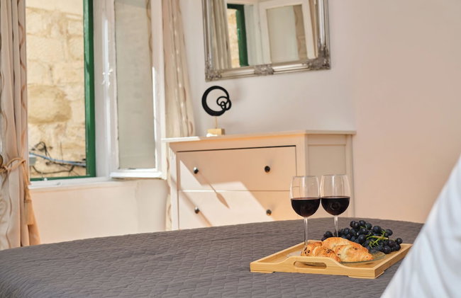 Old Town Art Apartment Split by Litto - Photo 3