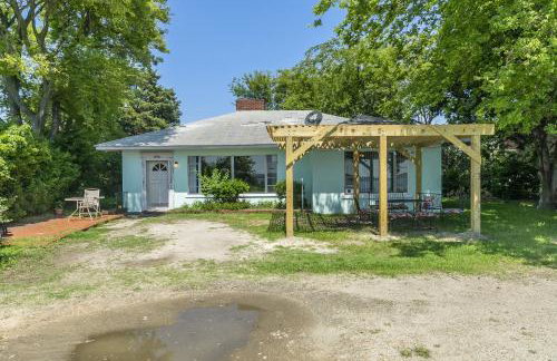 Charming Waterfront Cabin Cabin - Photo 29