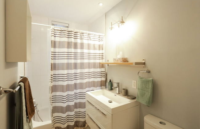 The Authentic and Charming Montrealer - Foto 29