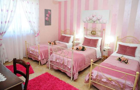 Villa Radiosa In Sicily with private fenced pool, Please read, leggete, HOST INFO for correct cost - Foto 32