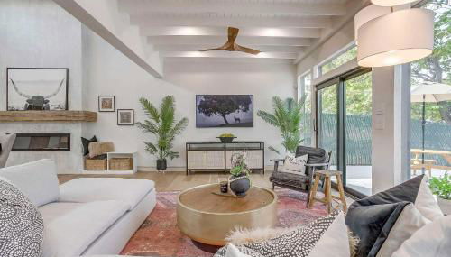 Waterfront Granbury Home with Electric Fireplace! - Foto 4