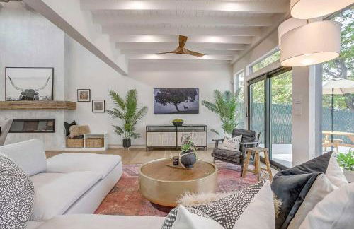 Waterfront Granbury Home with Electric Fireplace! - Foto 4