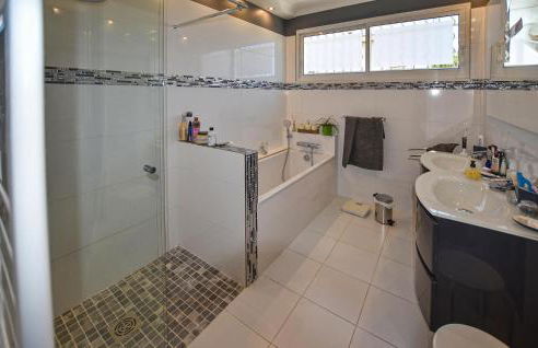 Stunning Home In Morières-Lès-Avignon - Foto 23