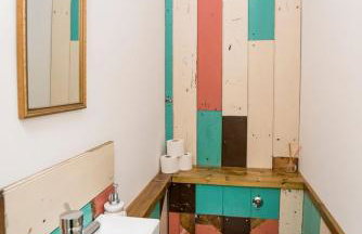 The Iron Chapel - Foto 12