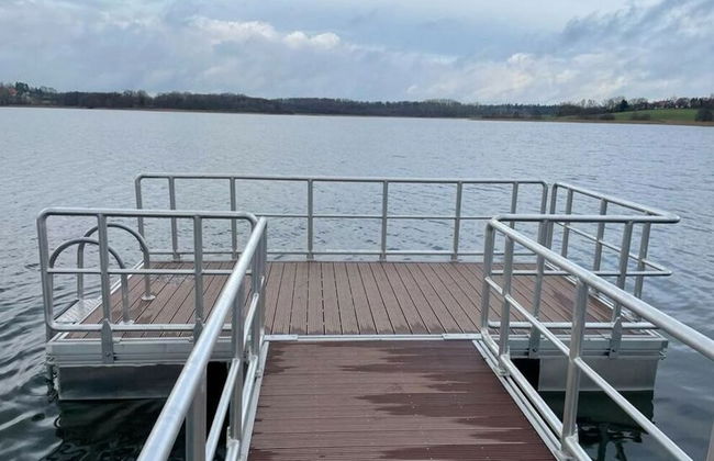 Courtyard View - Manor by the Lake - Photo 27