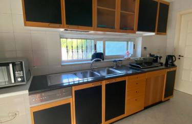 Elena House - Photo 10