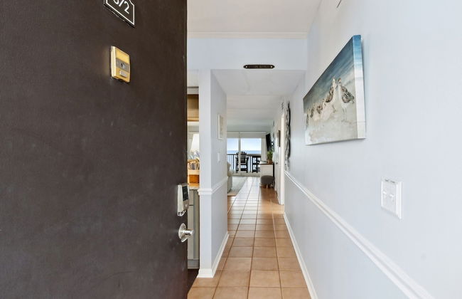 Beach Condo Miles-long Views Sand and Sea, Access to Private Fishing Pier by RedAwning - Foto 30