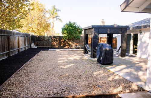 Family Friendly Southwest Bakersfield Retreat with Jacuzzi and Fenced Yard - Photo 7