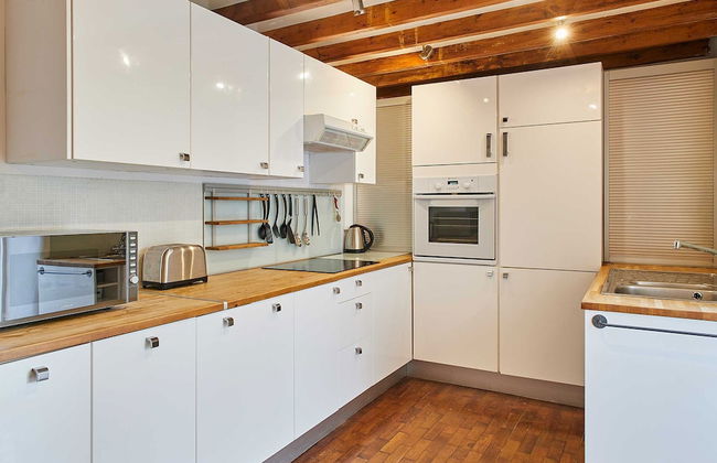 Host Stay Trefor Cottage - Photo 3