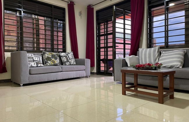 The Mugabi's Spacious Private Room - Foto 13