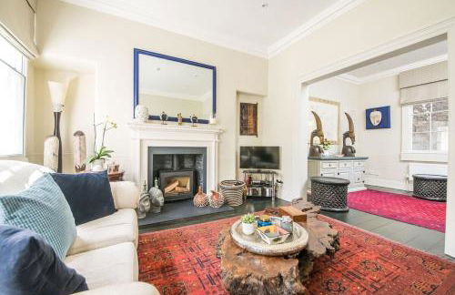 Bespoke Central Town House - Photo 24