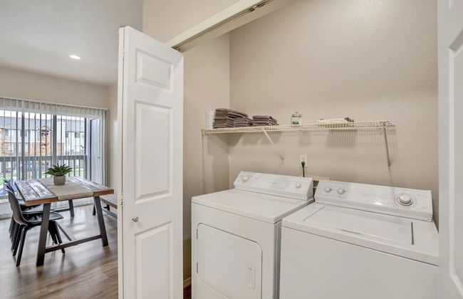 Luxury King Beds Pool Gym - Near Hill AFB - Foto 9