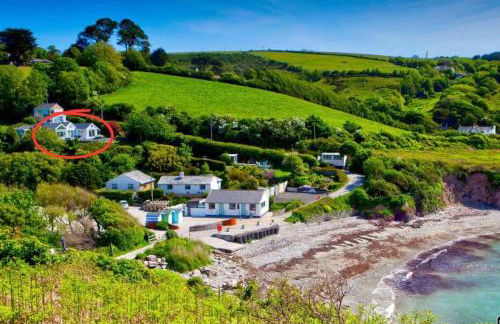 Beach Front House with Stunning Sea Views and Free Parking - Foto 2