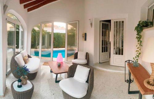 Impresionante Villa con piscina climatizada - OLIVA NOVA - Photo 7