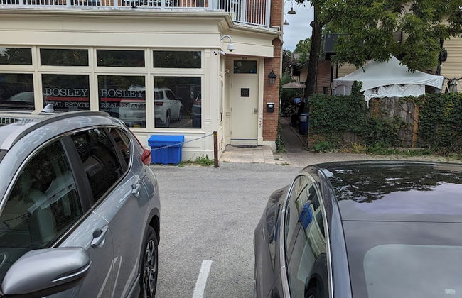 Suites On King - Photo 31