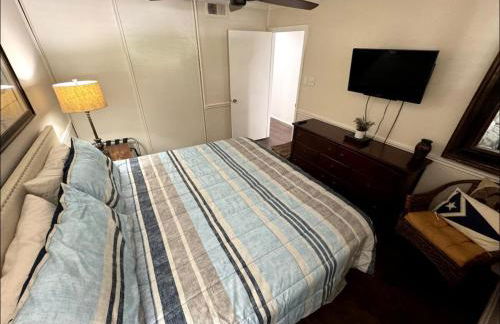 Luxury Lakefront Escape on Lake Conroe - Photo 38