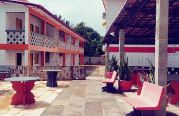 FLATS na Praia do Rio Âmbar, 40 m da praia, com 60 m2, cozinha completa, 2 quartos com ar condicionado, acomoda 8 pessoas, piscinas, área de lazer, WIFI, caseiro, ambiente familiar. - Foto 6