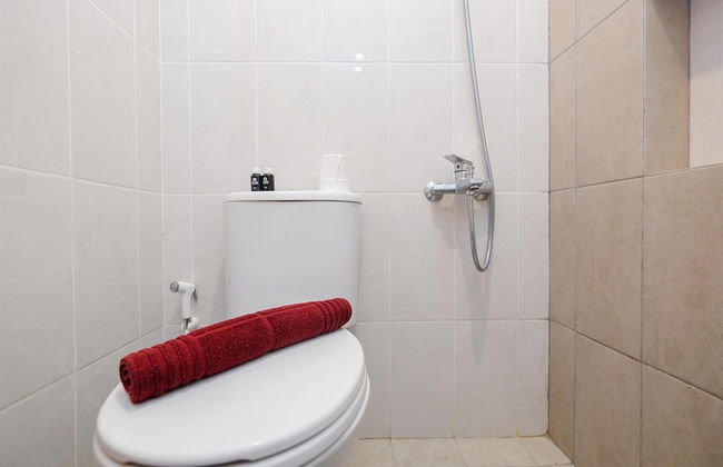 Comfort And Modern 2Br At Royal Heights Apartment - Foto 14