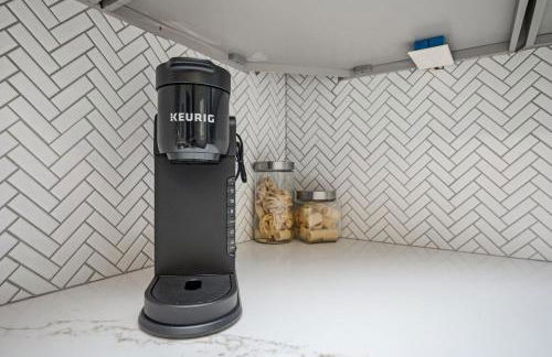 Relax in a Modern Luxury 1BD in Sylvan Hills - Foto 9