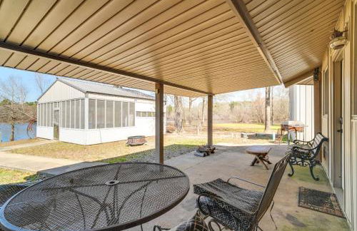 Fire Pit, Views Lakefront Toledo Bend Retreat! - Foto 22