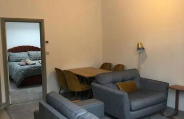 Smithy Bungalow, free private parking included, Buxton - Photo 4