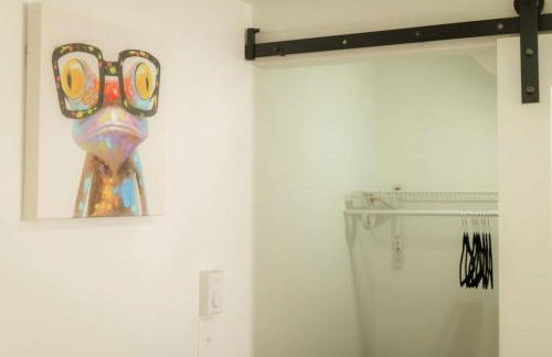 The Minimalist Escape - Modern 1BD in the Heights - Foto 13