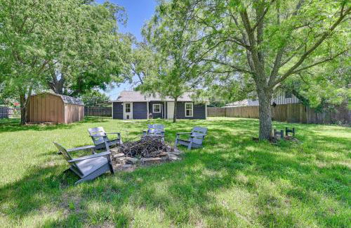 Pet-Friendly Home with 1-Acre Yard in Aubrey - Foto 1
