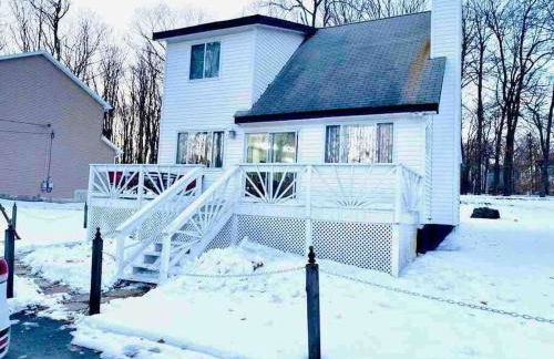 Cozy Poconos Mountain House with 3 bedrooms - Foto 14