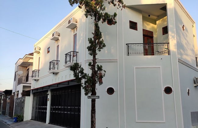 ZG Homestay Solo - Foto 1