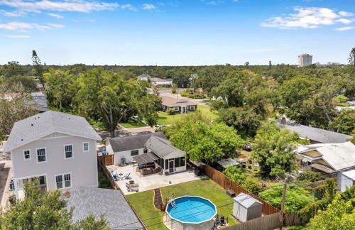 Close to downtown& beach- pool, porch, fenced yard - Foto 22