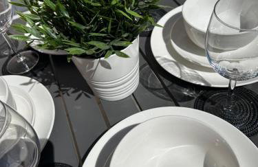 3 bedroom - 2 bathroom Townhouse in Corstorphine Near Murrayfield Stadium - Direct Bus To Edinburgh City Centre in 20 Minutes - Two Private Parking Spaces - Private Sunny Garden - Recently Refurbished - Foto 32