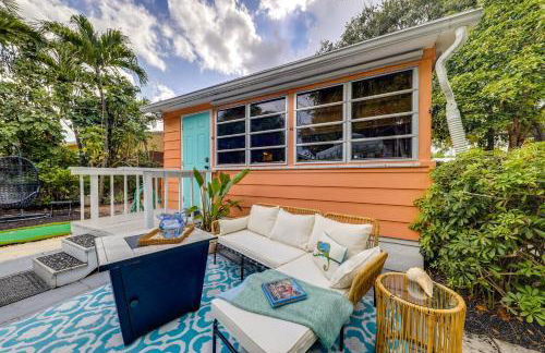 Yard and Hot Tub Historic Lake Worth Cottage! - Photo 25