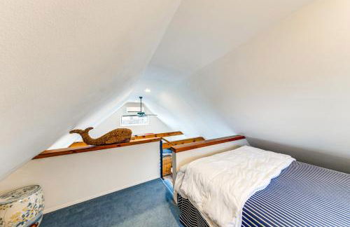 Waterfront Gem with 2 Patios on Camano Island - Foto 17