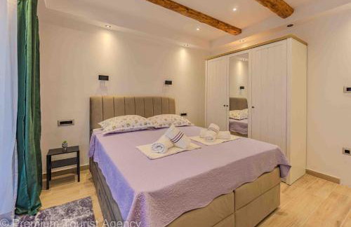 Toncica Sunny terrace with seaview and shaded BBQ area - Foto 19