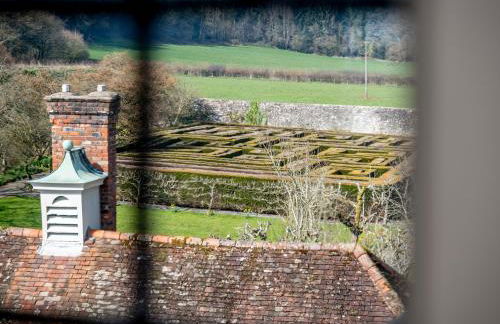 Llangoed Hall - Photo 38