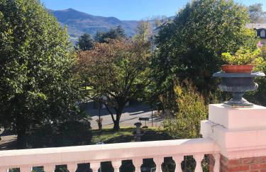 T2 avec terrasse vue Hautacam dans villa historique "Victoria" - Foto 2