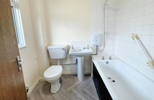 Peterborough Nice House with garden free parking - Foto 16