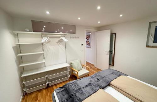 1,5-Zimmer, Top ausgestattet, 4 Pers, Souterrain, Self Check-in, Parkplatz, Netflix & Amazon Prime - Foto 16