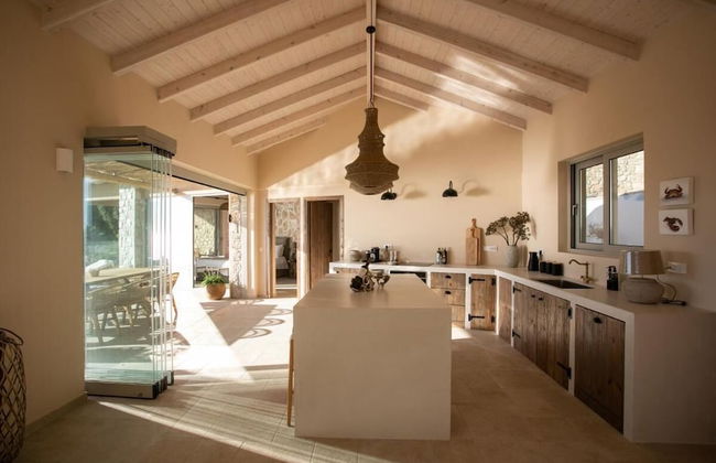 Villa Elysium Parga Luxury Detached Property in Private Grounds - Photo 20