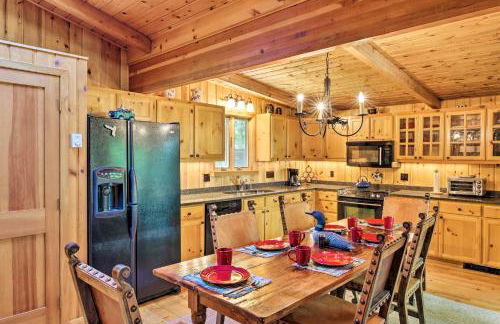 Rustic Cozy Cabin on Island Lake with Fire Pit, Dock - Foto 6