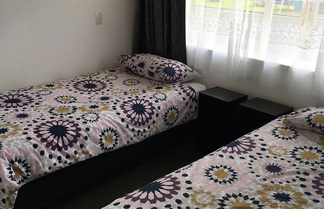 Raglan Palm Beach Motel - Photo 6