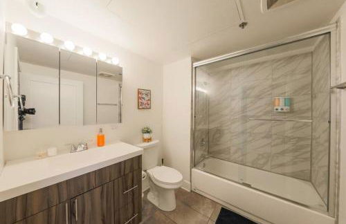 Spacious 2BR South Loop Suite with Skyline View, Optional Parking and Gym Access Close to McCormick Place, Grant Park, Museum Campus & CTA Lines - Foto 19