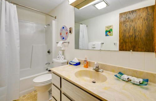 Lakefront Nekoosa Home Private Beach and Boat Dock! - Foto 17