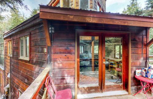 Compton's - Photo 24