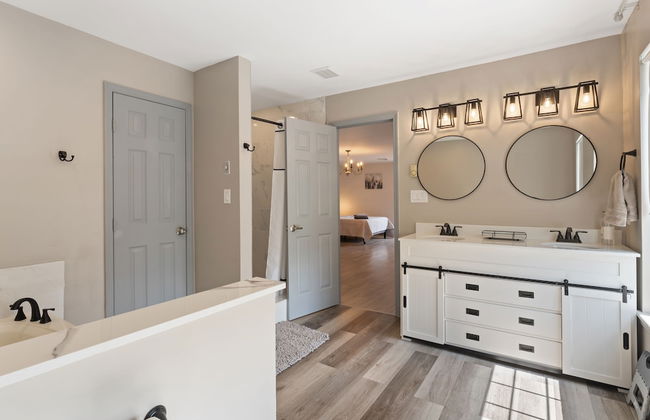 Amazing Vacation House In Poconos~hottub~game Room 6 Bedroom Home - Foto 28